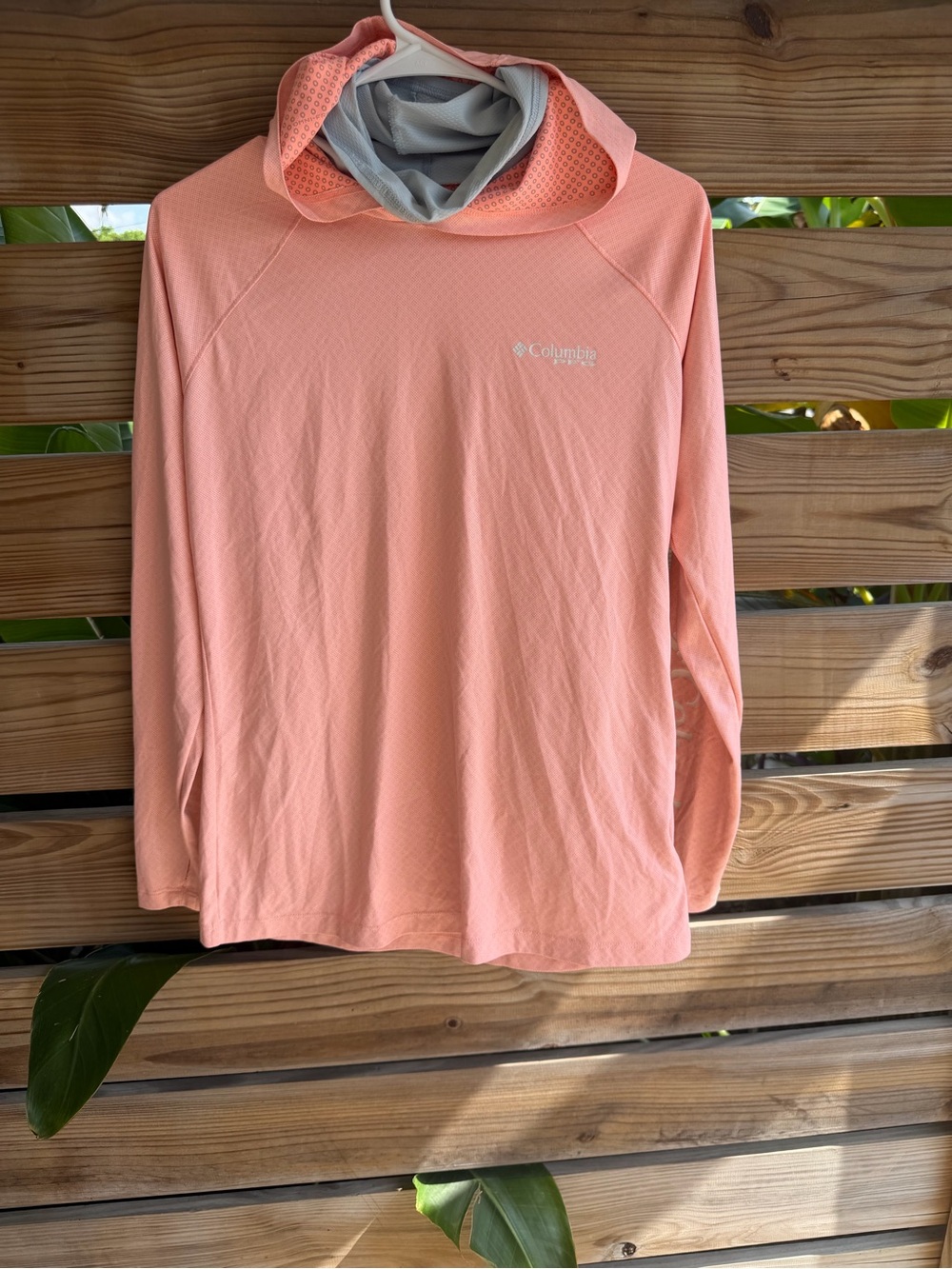 Columbia Women's Peach Hooded Performance Top - Lightweight Sun Hoodie
